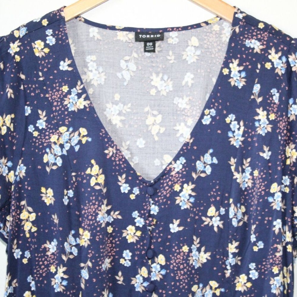 ✨2/$20 Torrid Navy Floral Stretch Challis Corset Back Top 00 Medium Large H12553 - Picture 5 of 12